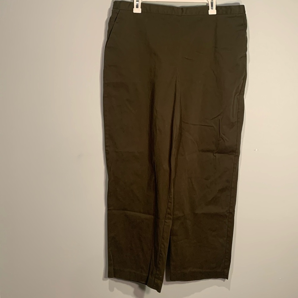 Alfred Dunner olive pants size 20 inseam 29 inches elastic back waist